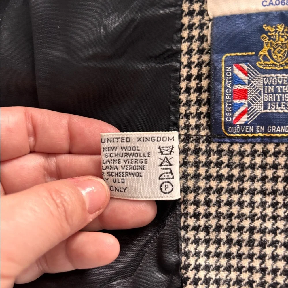 Vintage Women's Wool Houndstooth Blazer - Picture 9 of 13